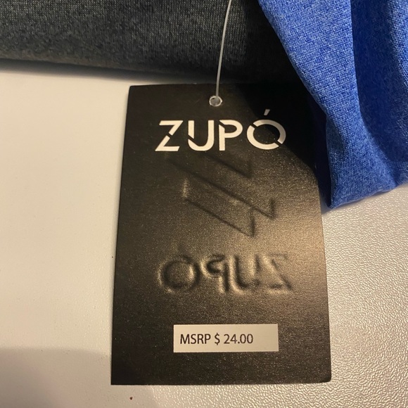 Set of 5 Sleeveless Workout Shirts - Picture 8 of 8